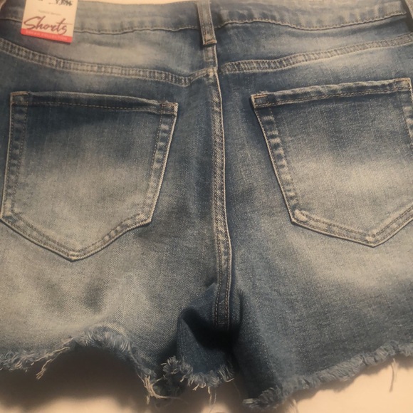 Dream button fly distressed shorts - Picture 9 of 12